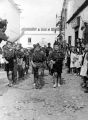 Desfile infantil por la calle Alvarizo en 1936